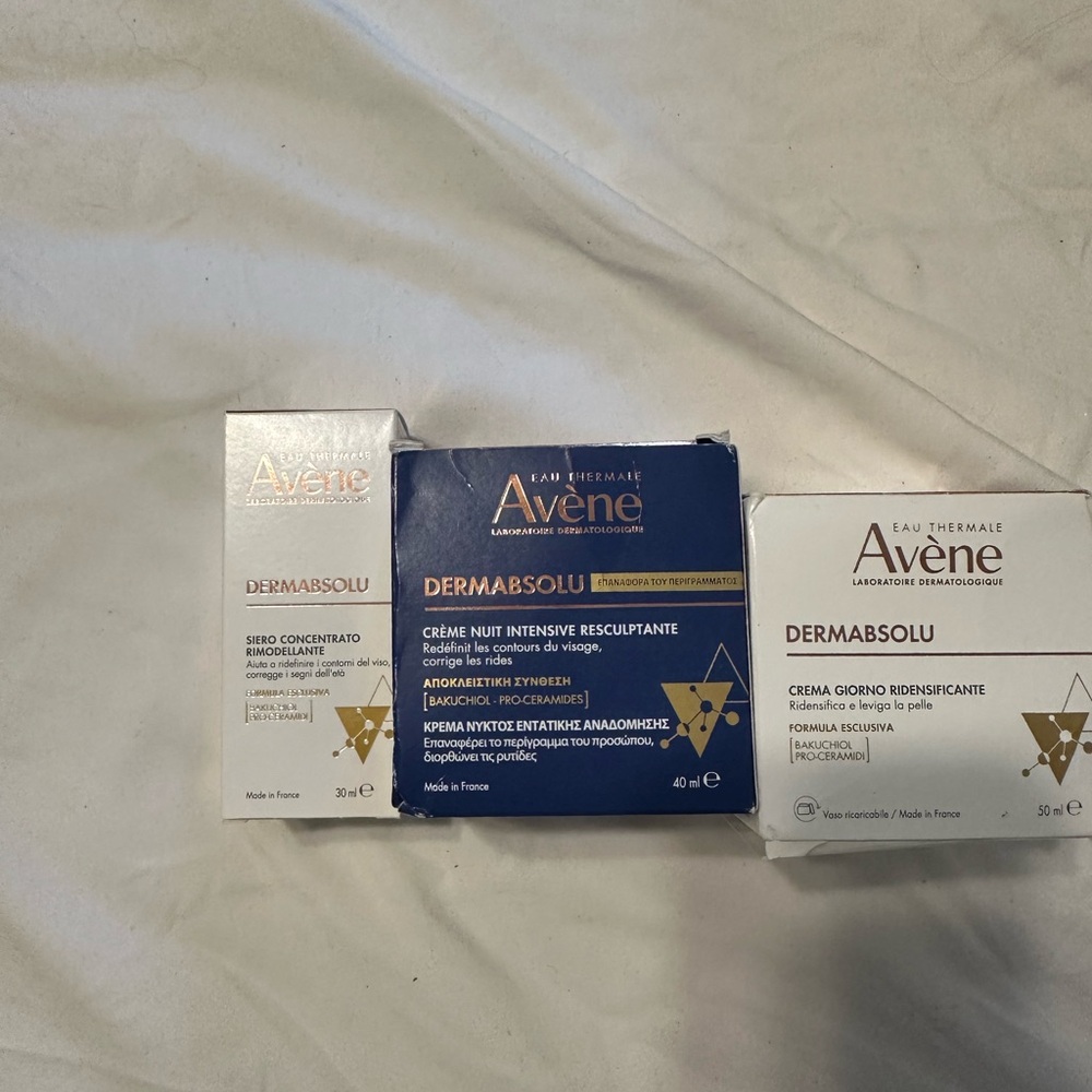 Avène DermAbsolu Moisturizer Set - White and Blue